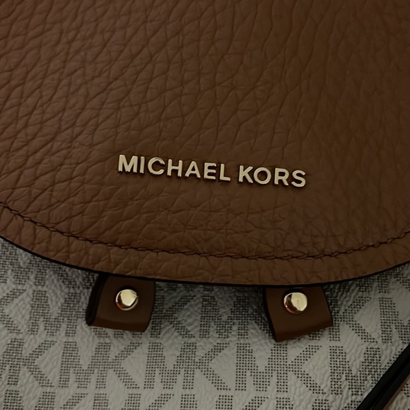 Michael Kors - Picture 2 of 6